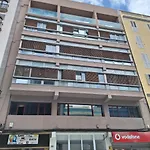 Loft Moderno Con Balcon Al Lado De Canteras